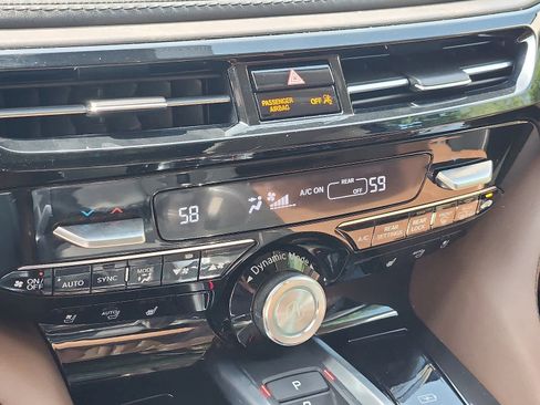 Certified 2023 Acura MDX SH-AWD w/ Advance Package image 17