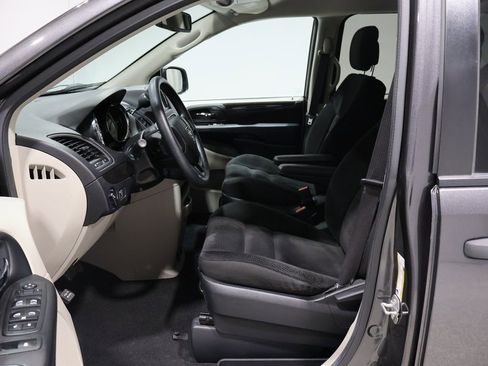 Certified 2020 Dodge Grand Caravan SE w/ UConnect Hands-Free Group image 12