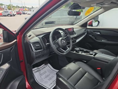 Used 2023 Nissan Rogue SV w/ SV Premium B Package AWD/4WD image 14