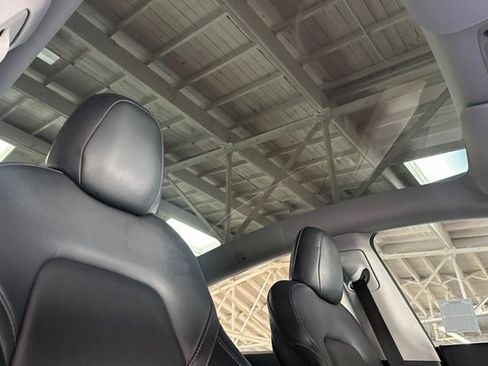 Used 2021 Tesla Model Y Long Range image 20