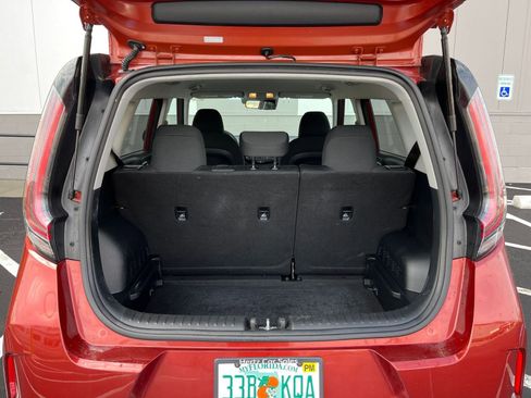Used 2025 Kia Soul LX w/ LX Technology Package image 27