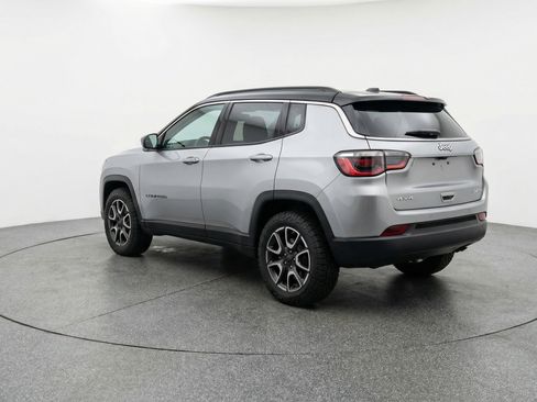 Used 2025 Jeep Compass Trailhawk w/ Trailer Tow Group AWD/4WD image 6