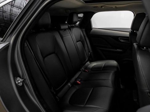 Used 2019 Jaguar F-PACE Premium image 30