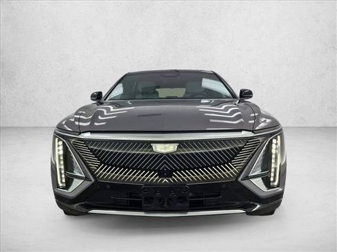Used 2024 Cadillac Lyriq Luxury AWD/4WD image 2