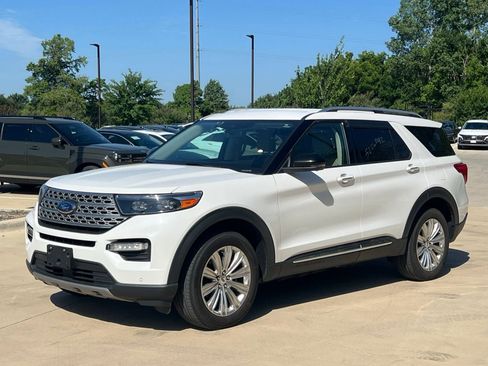 Used 2022 Ford Explorer Limited w/ Equipment Group 301A AWD/4WD image 5