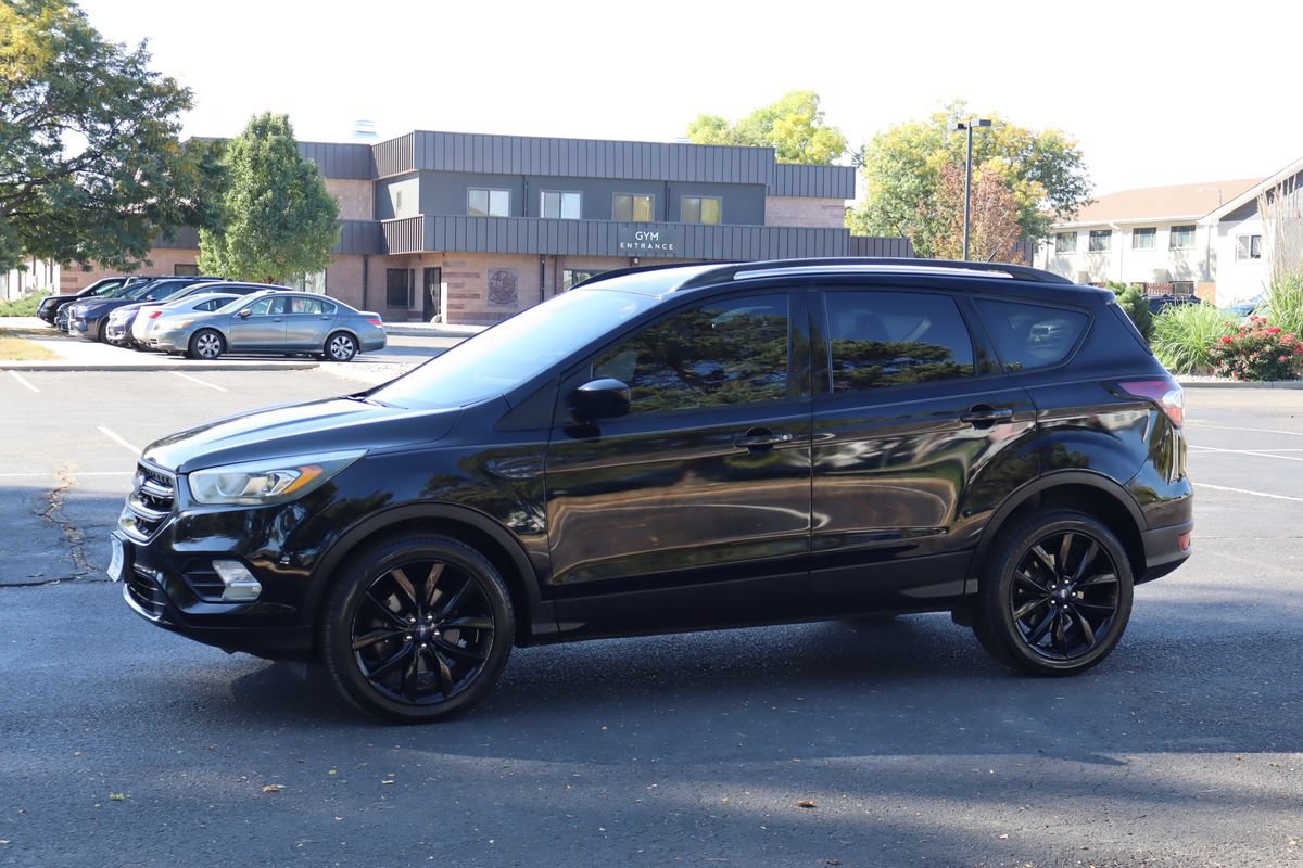 Used 2017 Ford Escape SE w/ Equipment Group 201A AWD/4WD image 10
