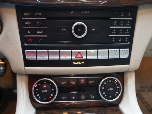 Used 2015 Mercedes-Benz CLS 550 4MATIC w/ Premium Package image 27