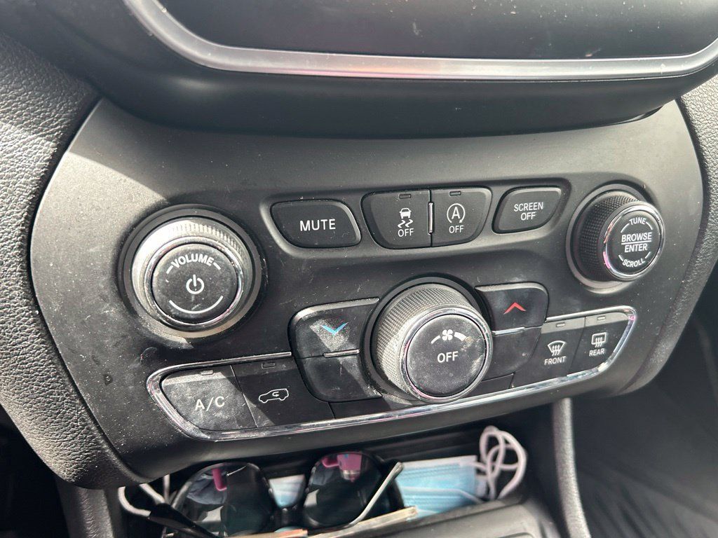 Certified 2021 Jeep Cherokee Latitude Plus w/ Mopar Interior Package AWD/4WD image 6