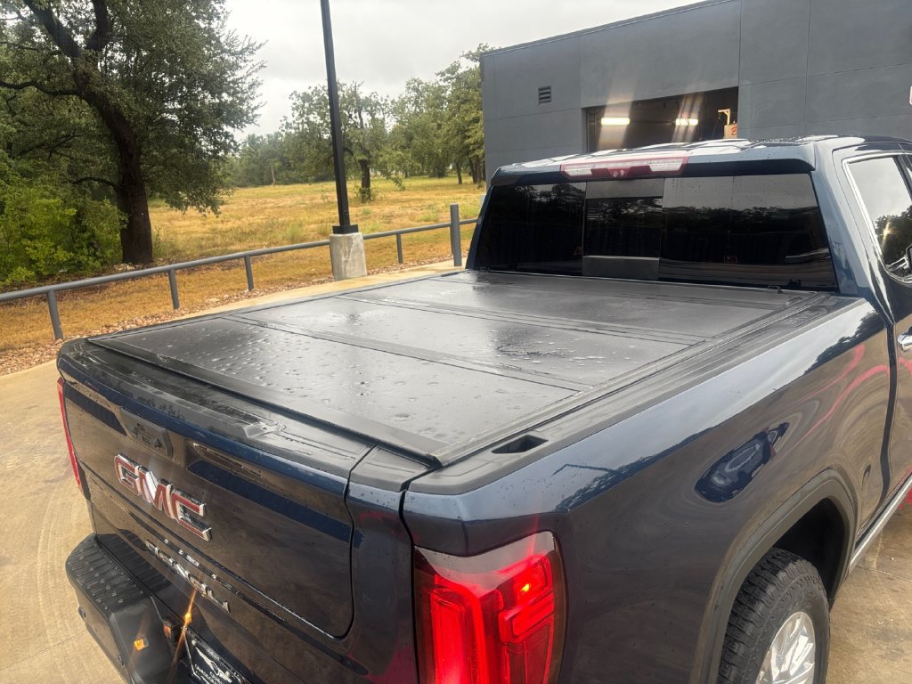 Used 2023 GMC Sierra 1500 Denali w/ Technology Package AWD/4WD image 17