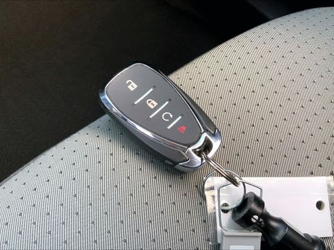 Used 2026 Chevrolet Trax LT FWD image 14