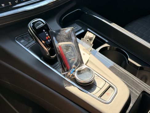 Used 2023 Cadillac Escalade V AWD/4WD image 36