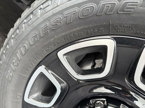 New 2026 Ford F350 Platinum w/ FX4 Off-Road Package image 11