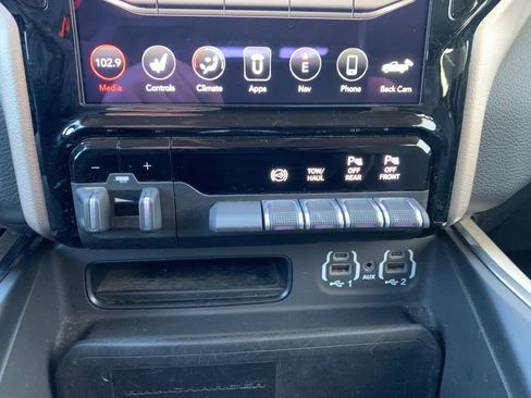 Used 2020 RAM 3500 Laramie image 27