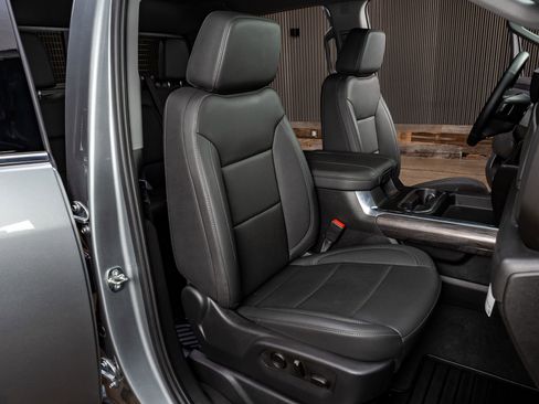 Used 2025 Chevrolet Silverado 2500 LTZ w/ LTZ Premium Package image 28