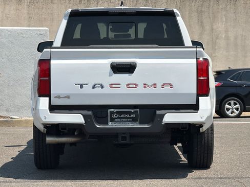 Used 2024 Toyota Tacoma SR5 w/ SR5 Upgrade Package AWD/4WD image 8
