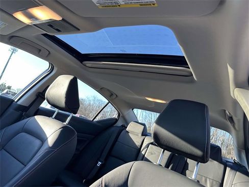 New 2025 Nissan Altima 2.5 SR w/ SR Premium Package image 17