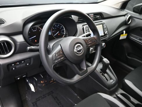 Used 2025 Nissan Versa S w/ Trunk Package image 16