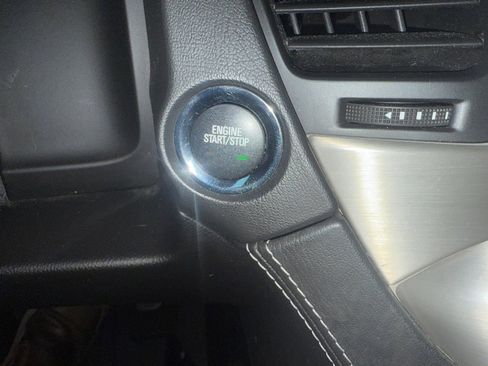 Used 2018 GMC Yukon Denali image 35