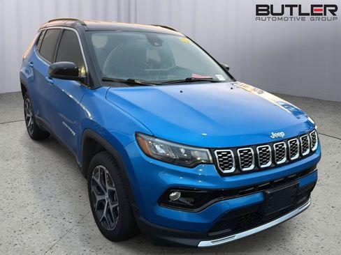 Used 2024 Jeep Compass Limited AWD/4WD image 3
