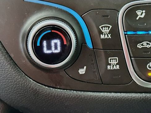 Used 2018 Chevrolet Equinox LT image 20