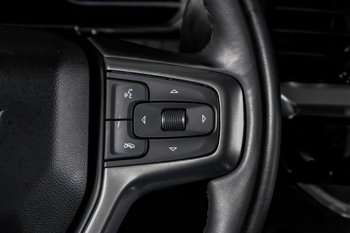Used 2025 Chevrolet Silverado 2500 LTZ w/ LTZ Convenience Package AWD/4WD image 19