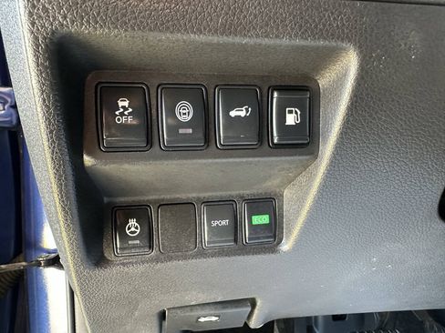 Used 2018 Nissan Rogue SL w/ Premium Package FWD image 11