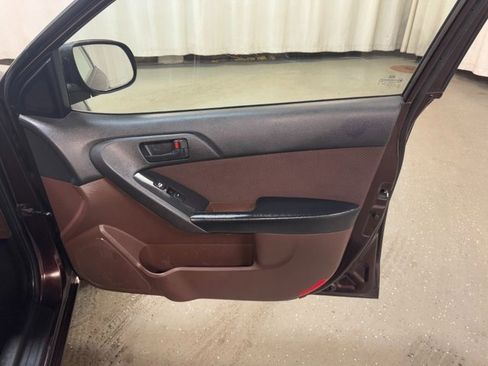 Used 2010 Kia Forte EX image 29