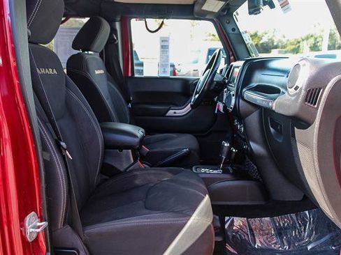 Used 2013 Jeep Wrangler Unlimited Sahara image 17