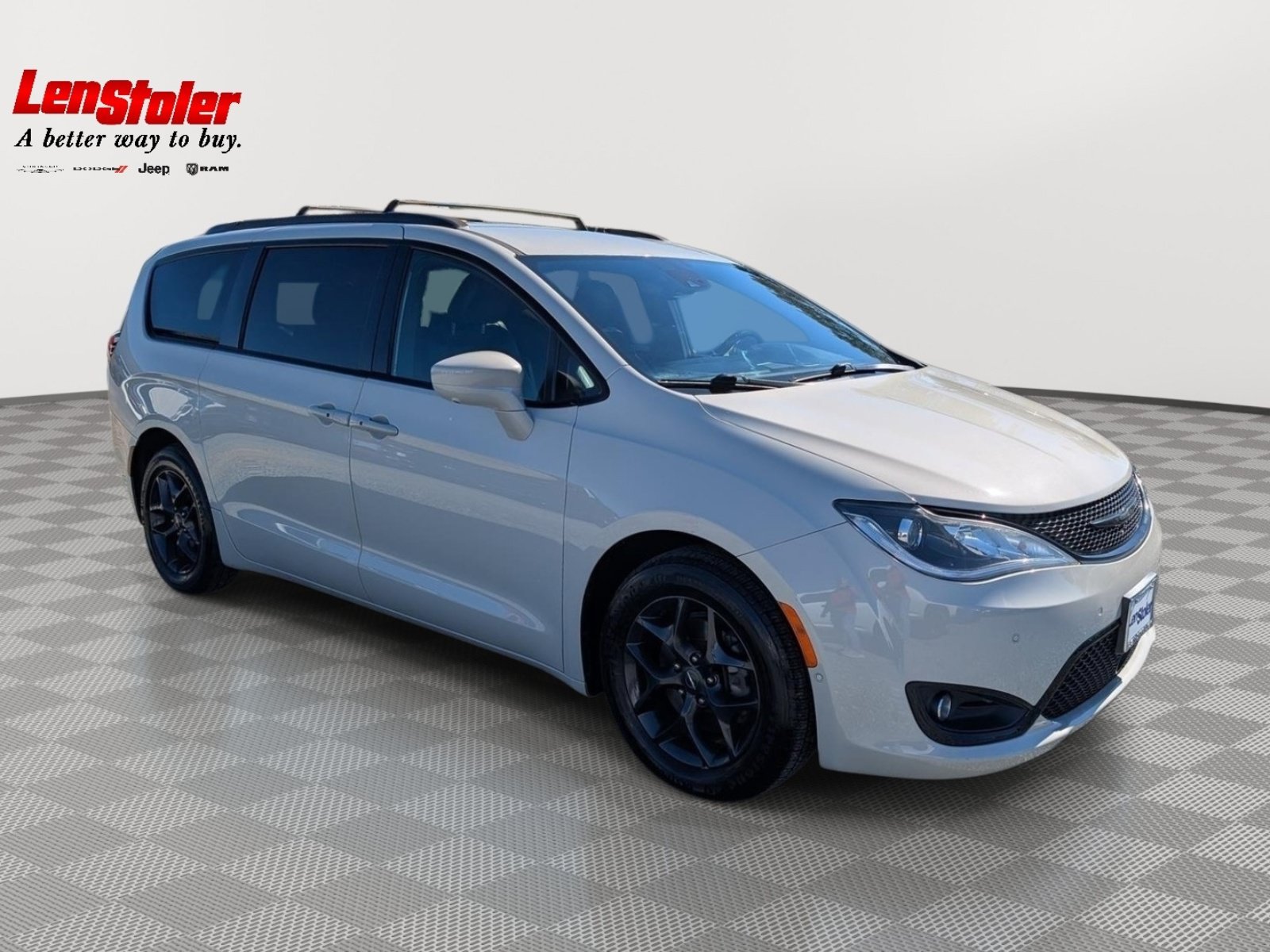 Used 2020 Chrysler Pacifica Touring-L Plus FWD image 7