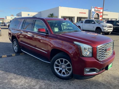 Used 2020 GMC Yukon XL Denali image 1