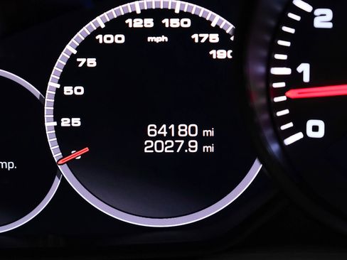 Used 2021 Porsche Panamera image 15