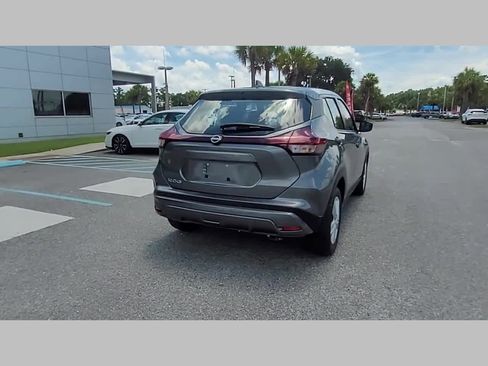 New 2025 Nissan Kicks Play S image 31