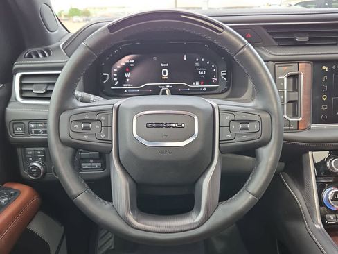 Used 2024 GMC Yukon XL Denali Ultimate AWD/4WD image 19