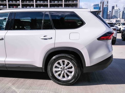Certified 2025 Toyota Grand Highlander AWD image 8
