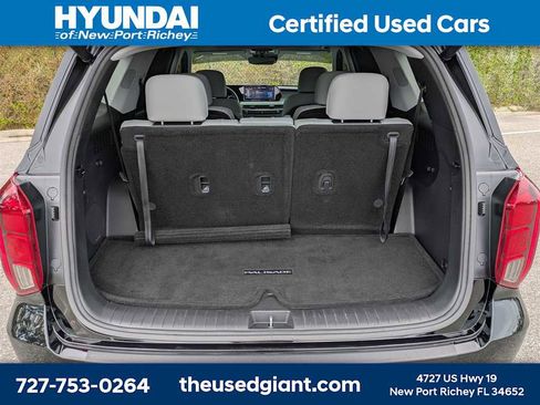 Used 2024 Hyundai Palisade SEL w/ Premium Package image 12