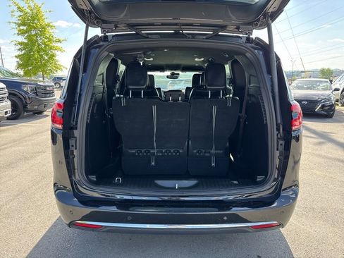 Used 2025 Chrysler Pacifica Select FWD image 25