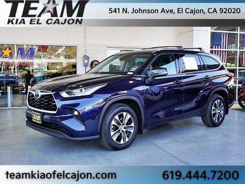 Used 2021 Toyota Highlander XLE image 5