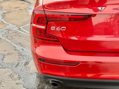 Used 2019 Volvo S60 T5 Momentum image 8