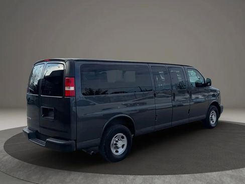 Used 2017 Chevrolet Express 3500 LS image 8