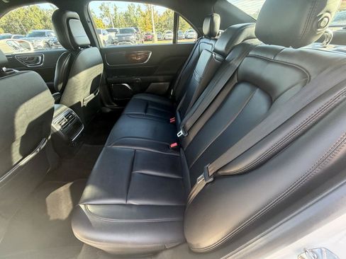 Used 2019 Lincoln Continental Premiere FWD image 9