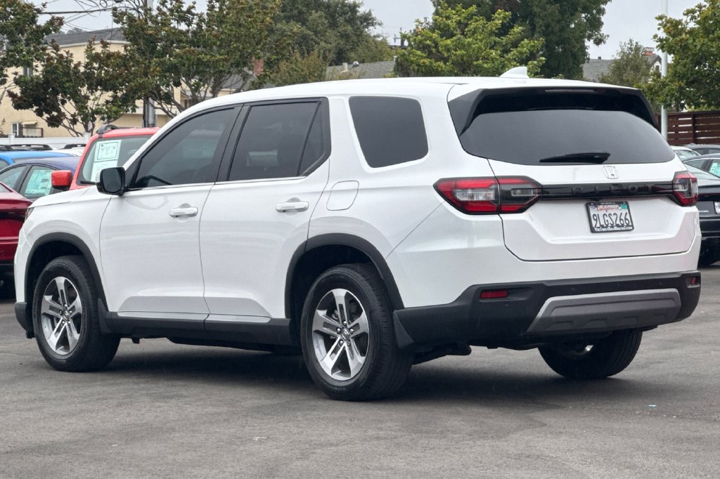 Certified 2024 Honda Pilot EX-L image 6