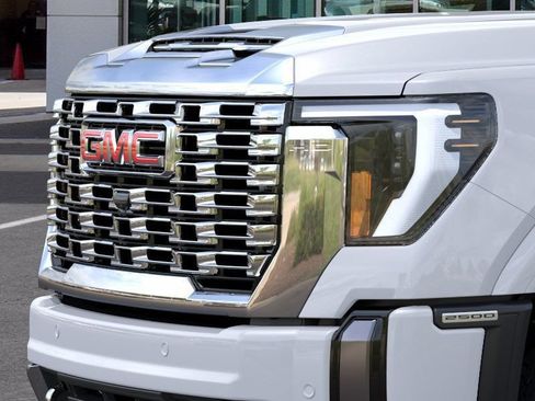 New 2026 GMC Sierra 2500 Denali w/ Denali Reserve Package AWD/4WD image 13