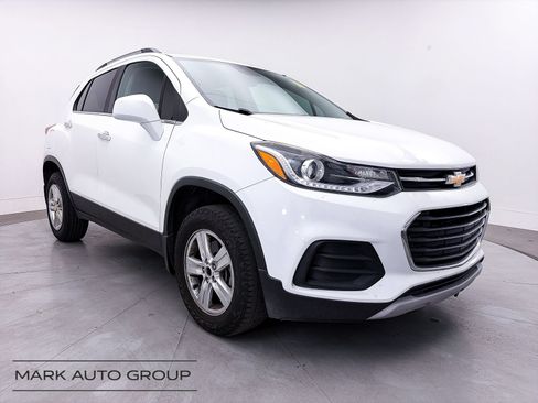Used 2019 Chevrolet Trax LT w/ LT Convenience Package AWD/4WD image 1