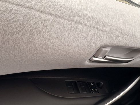 Used 2024 Toyota Corolla SE image 14