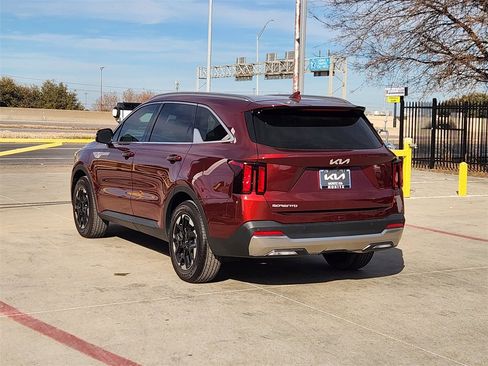 New 2025 Kia Sorento S w/ Panoramic Sunroof Package image 4