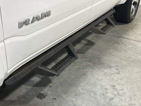 Used 2022 RAM 1500 Laramie AWD/4WD image 14