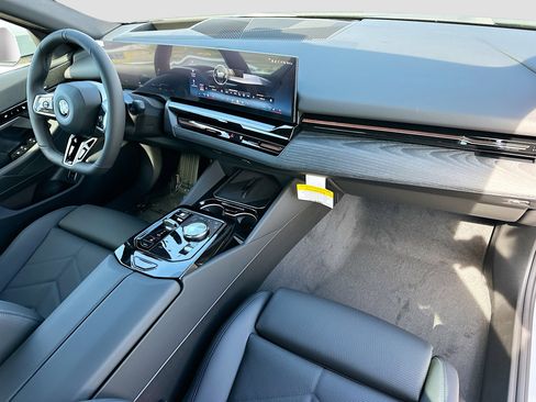 New 2026 BMW 530i image 24
