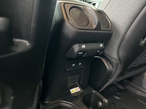 Used 2025 Jeep Gladiator Rubicon image 38