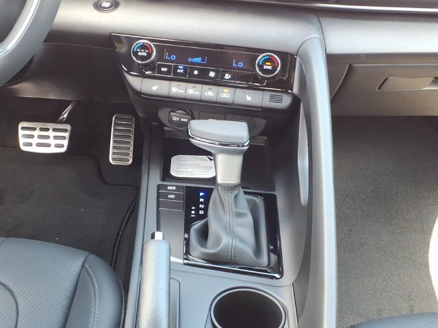 New 2026 Hyundai Elantra SEL Sport FWD image 19