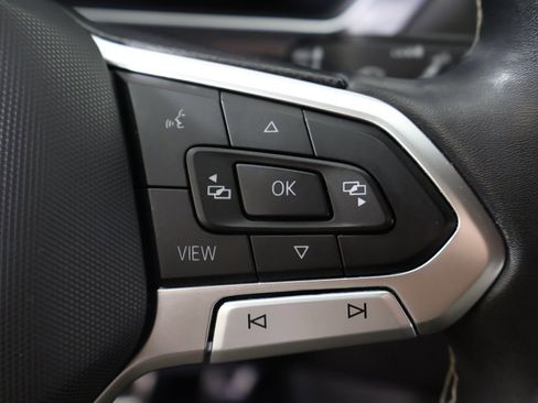 Used 2023 Volkswagen Tiguan SE R-Line image 47